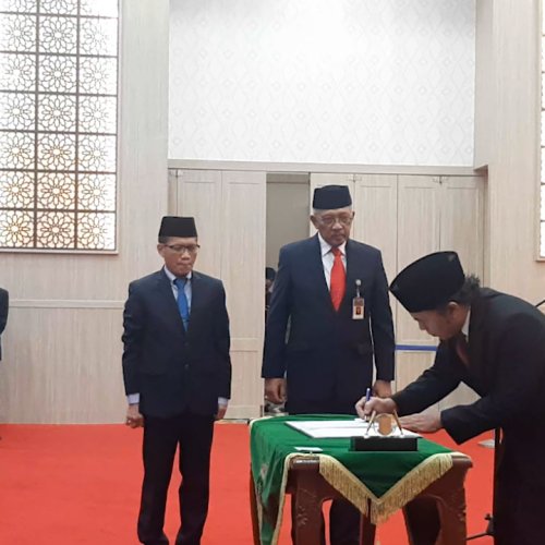 Pj Gubernur Banten Al Muktabar Lantik Lima Pejabat Fungsional