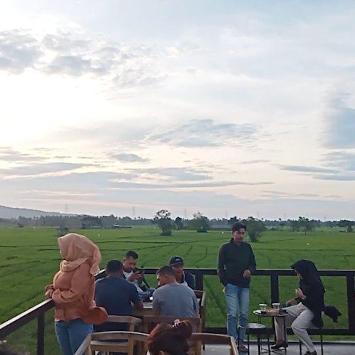 Serunya Kafe Niscala, Tempat Asyik Nikmati Indahnya Pegunungan Sawah dan Wisata Tasikardi