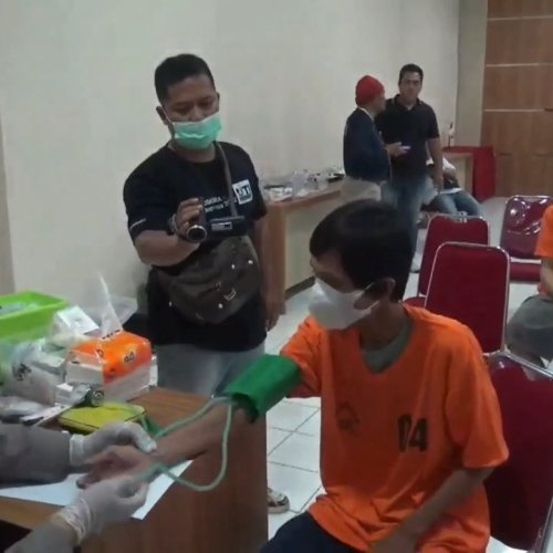 Siap Hadapi Puasa, Tahanan Polsek Kelapa Dua Disuntik Vitamin