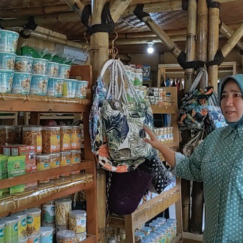 Menuai Berkah Ramadan, Gerai Lengkong Banjir Pesanan Parcel dan Hampers Lebaran