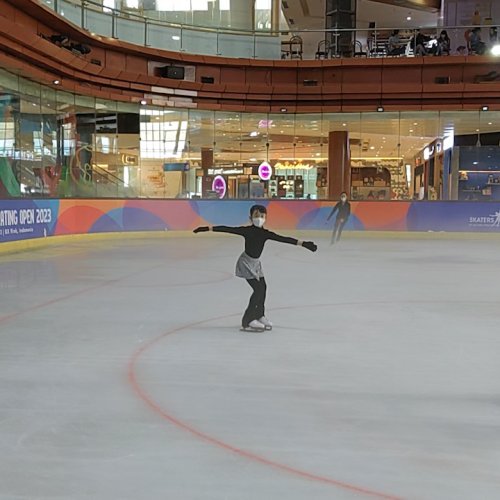 Wahana Ice Skating bXrink Bintaro, Luncurkan Promo Selama Libur Lebaran