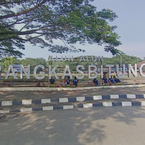 Warga Keluhkan Kerusakan Fasum Alun-Alun Rangkasbitung