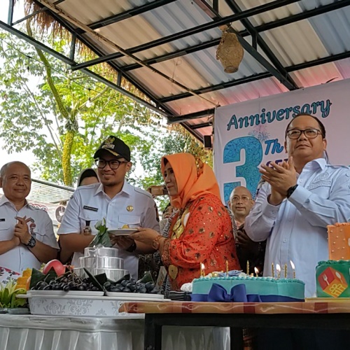 Hadiri HUT Ke-3 Gerai Lengkong, Pilar Apresiasi Semangat UMKM Tangsel