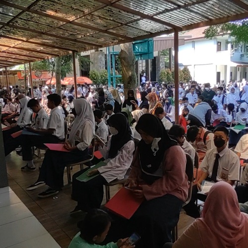 Peminat SMK Negeri di Tangsel Membludak