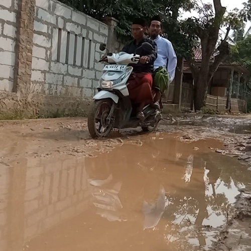 Jalan Pedesaan Masih Rusak, Aktivis Soroti Peran Pemkab dan DPRD Kabupaten Serang