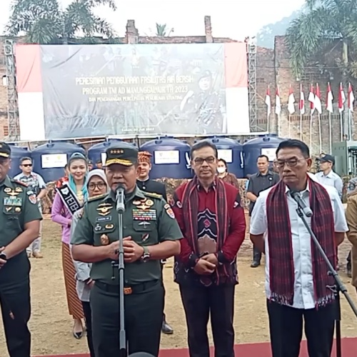 Moeldoko dan KSAD Dudung Resmikan Fasilitas Penggunaaan Air Bersih di Kabupaten Lebak