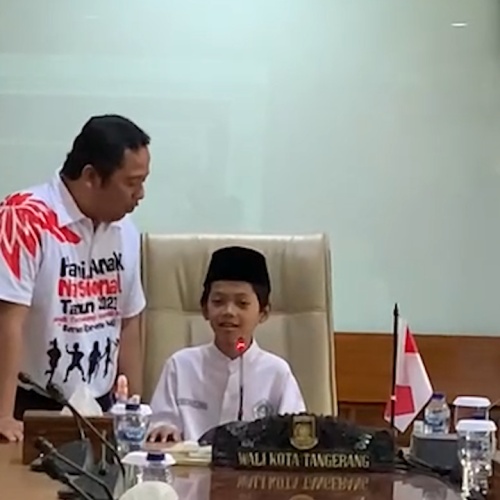 Di Momen HAN, Arief Persilahkan Anak-anak Duduk di Kursi Wali Kota Tangerang