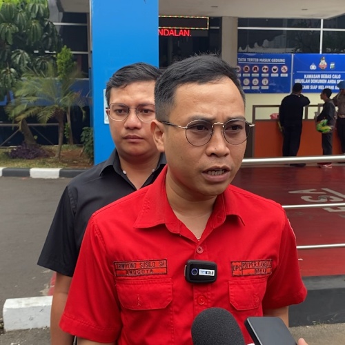 Buntut Aksi Pembakaran Bendera, PDI-P Tempuh Jalur Hukum