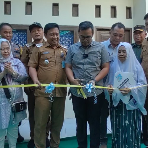 Pilar Serahkan Kunci ke Warga Penerima Manfaat Program Perbaikan RTLH