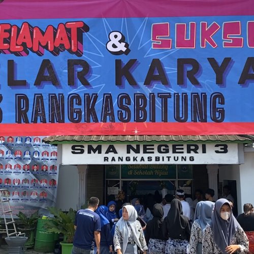 SMAN 3 Rangkasbitung Gelar Karya P5  Bertemakan Kebhinekaan, Siswa Kenakan Pakaian Adat