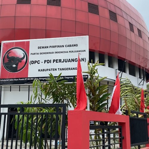 DPC PDI-Perjuangan Kabupaten Tangerang Serahkan DCT 55 Caleg ke KPU