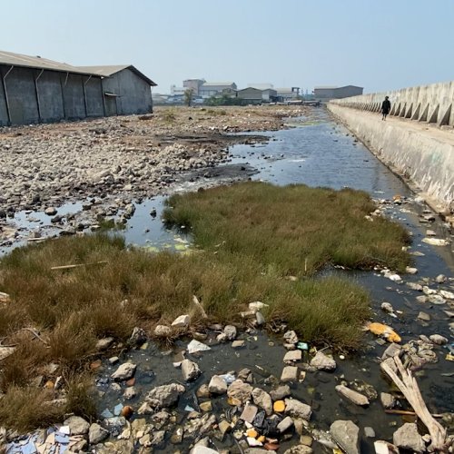 Tanggul Laut Raksasa Jakarta Bocor, Warga Minta Segera Perbaiki