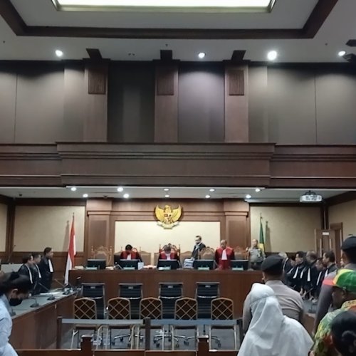 Masih Dalam Perawatan, Sidang Vonis Lukas Enembe Ditunda