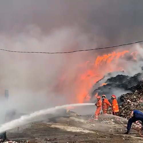 TPA Rawa Kucing Terbakar Hebat, BPBD Kota Tangerang Pastikan Tak Ganggu Penerbangan