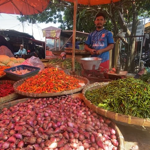 Tinjau Harga Komoditas Pangan Jelang Nataru, Pemkot Cilegon Pastikan Aman