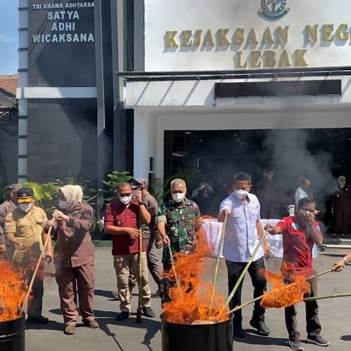 Kejari Lebak Musnahkan Barang Bukti Hasil Kejahatan di 2023, Narkoba Mendominasi