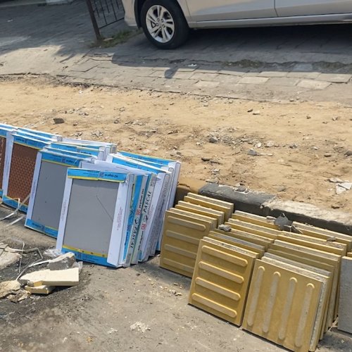 PUPR Kota Cilegon Pasang Keramik di Trotoar Sepanjang Jalan Protokoler Nasional