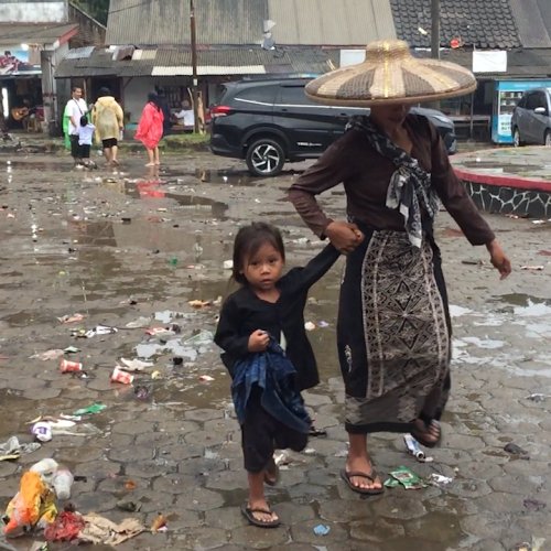 Ramai Pengunjung, Banyak Sampah Berserakan di Wisata Budaya Baduy