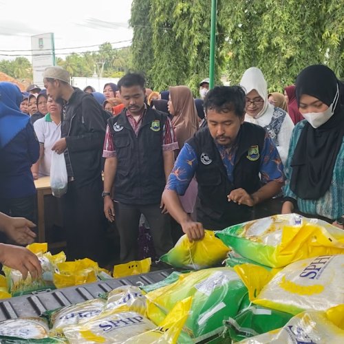 Tim Satgas Pangan Polres dan Pemkot Cilegon Buka Pasar Murah di Kelurahan Warnasari