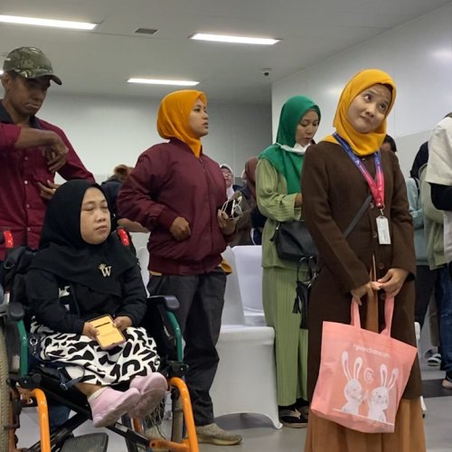 Pj Gubernur DKI Jakarta Heru Budi Ngabuburit Bareng Penyandang Disabilitas