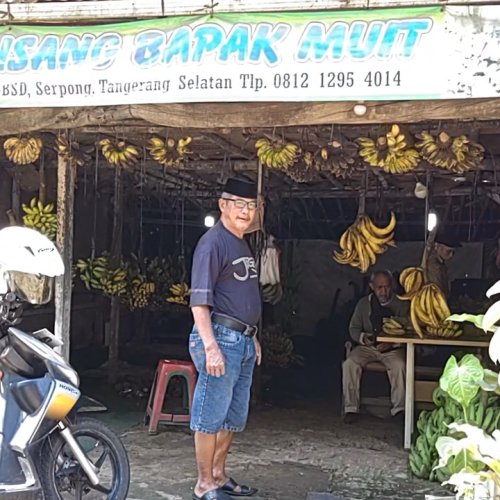 Kisah Mantan Preman Terminal BSD Diberi Sajadah Airin Hingga Kini Menjadi Juragan Pisang