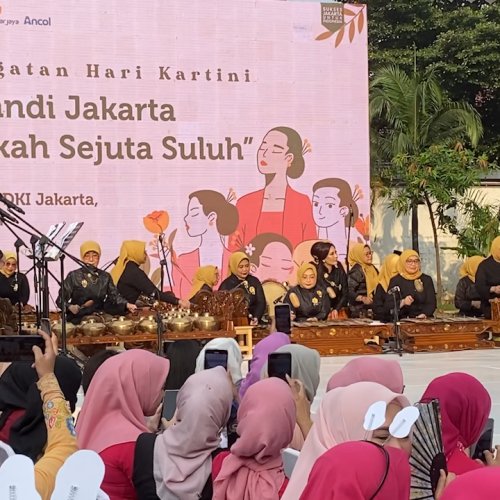 Peringati Hari Kartini, Pemprov DKI Jakarta Gelar Peragaan Busana