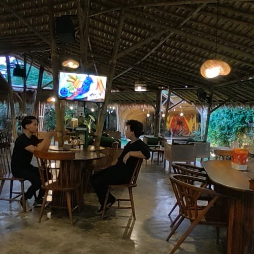 Yuk Icip-icip Roti Khas Medan dan Ice Cream Homemade di Warung Kampung Resto Ciater Tangsel