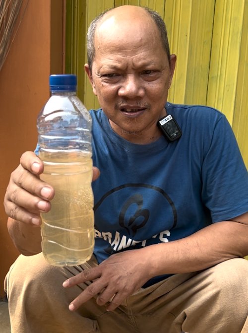 Air Sumur Warga Desa Pengasinan Bogor Bau BBM, Tangki SPBU Bocor?