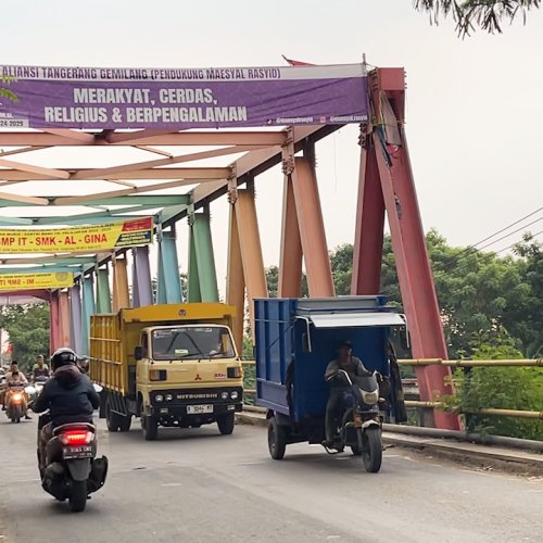 Ngeri! Jembatan Kalibaru Kabupaten Tangerang Terasa Goyang saat Dilalui