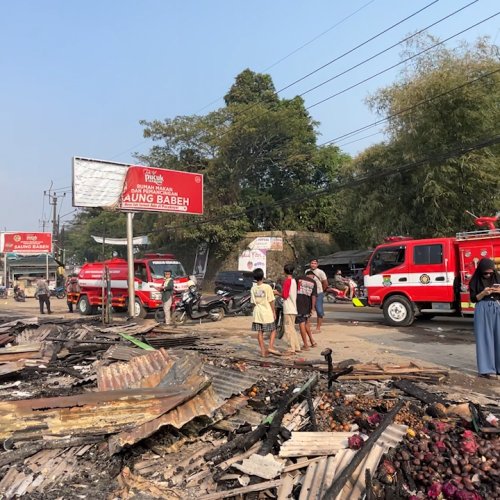 Diduga Kebocoran Gas, Lapak Penjual di Tigaraksa Ludes Terbakar