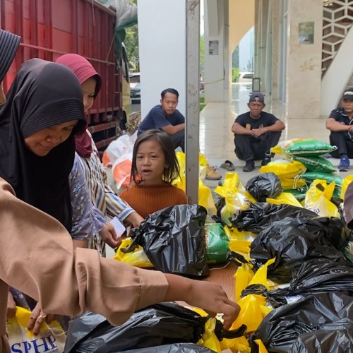 Kejati Banten Gelar Tebus Murah, Warga: Sangat Membantu, Terimakasih