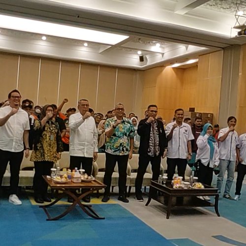 Askot PSSI Tangsel Bagikan Ribuan Bola dan Jersey ke 38 SSB