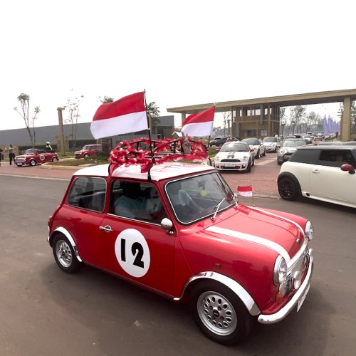 SML dan Jakarta Morris Club Rayakan Hari Kemerdekaan ke-79 dengan Konvoi Ratusan Mini Cooper