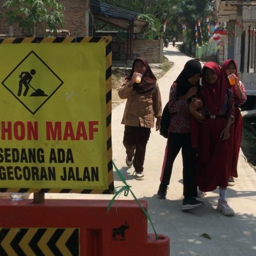 Warga Kalanganyar Lebak Harus Menanti 8 Tahun Agar Jalan Bisa Mulus