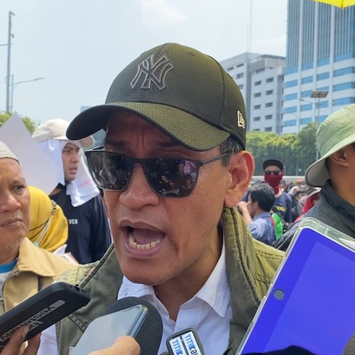 Turut Aksi Tolak Pengesahan RUU Pilkada, Refly Harun: DPR Kampungan