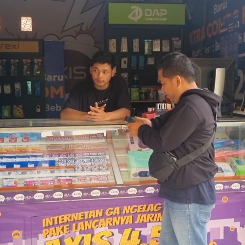 Ditinggal Karyawan Cari Makan, Konter HP di Pondok Aren Tangsel Dibobol Maling