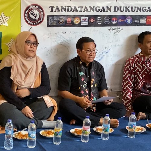 Janji Pramono Anung Kembali Warga Kampung Bayam ke KSB