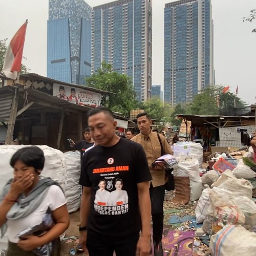 Blusukan ke Kampung Gasong, Dharma Pongrekun Sebut Bakal Jadi ‘Ayah’ Untuk Warganya