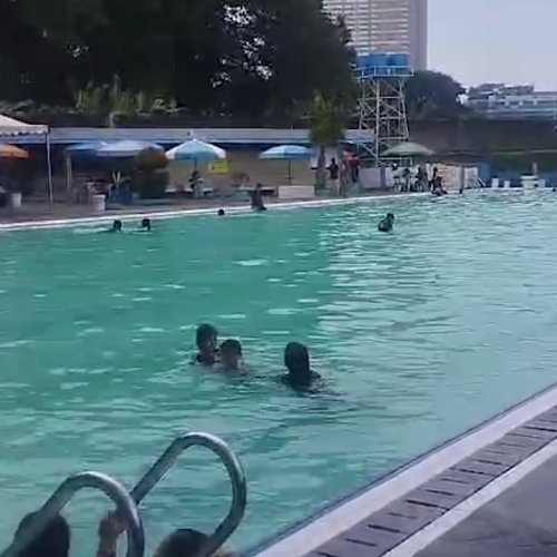 Liburan Sekolah, Kolam Renang Tirtamas Kota Tangerang Dipadati Pengunjung