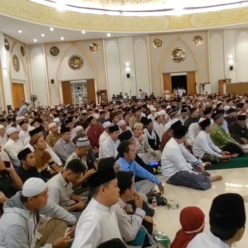 Pemkot Tangsel Peringati Malam Nuzulul Qur'an bersama Ustadz Abdul Somad