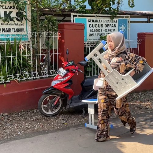 Dituduh Merusak, Orang Tua Murid di Lebak Harus Rogoh Kocek Rp400 Ribu untuk Ganti Kursi dan Meja Sekolah
