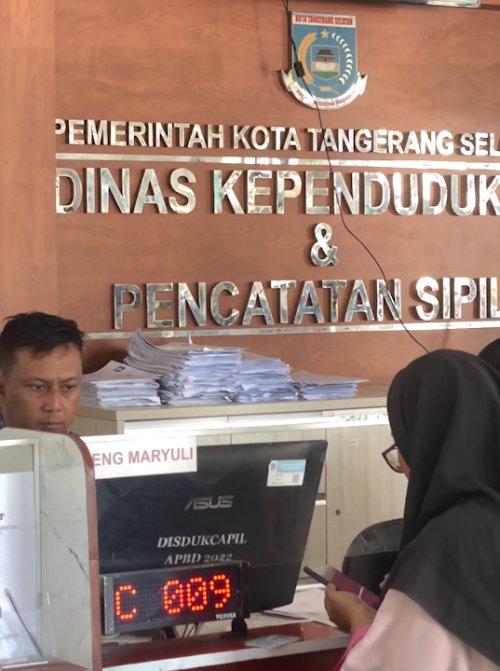 Pengakuan Warga Terkait Pelayanan Adminduk di Tangsel