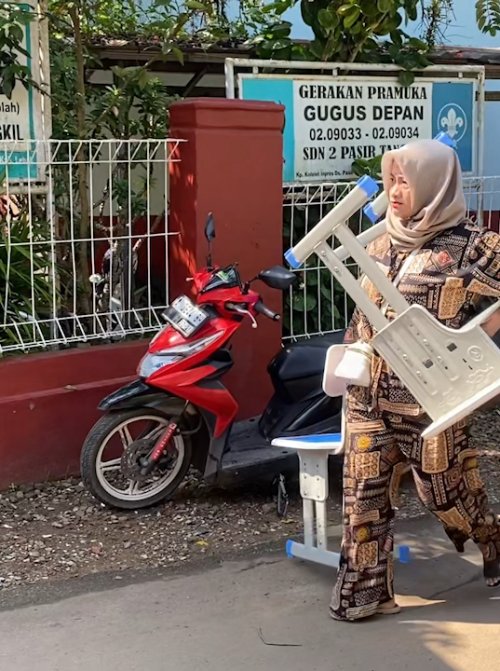 Dituduh Merusak, Orang Tua Murid di Lebak Harus Rogoh Kocek Rp400 Ribu untuk Ganti Kursi dan Meja Sekolah
