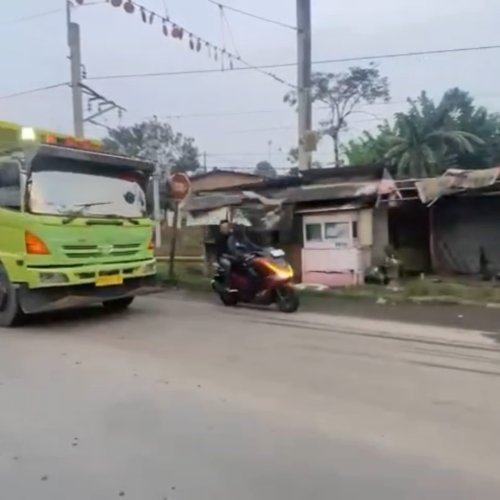 Surat Edaran Bupati Lebak 'Dicuekin' Sopir Truk, Kok Bisa?